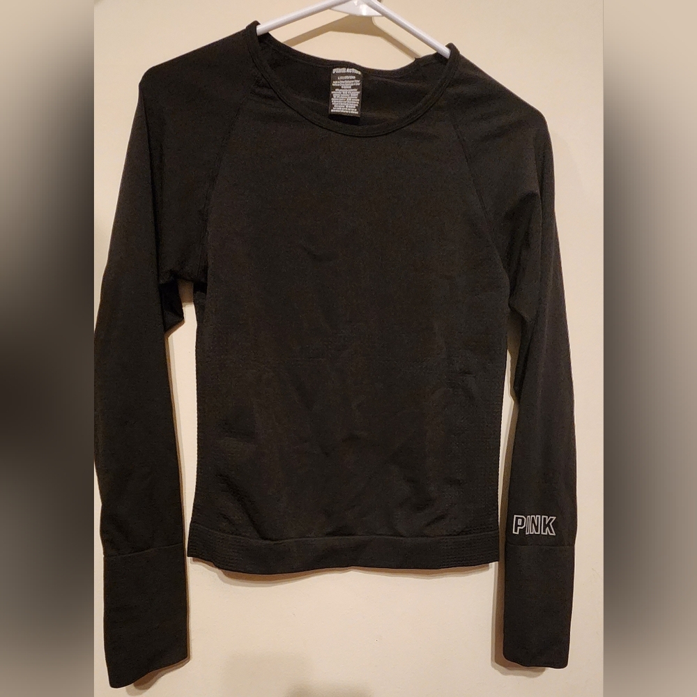 PINK ACTIVE long sleeve black shirt with thumb holes